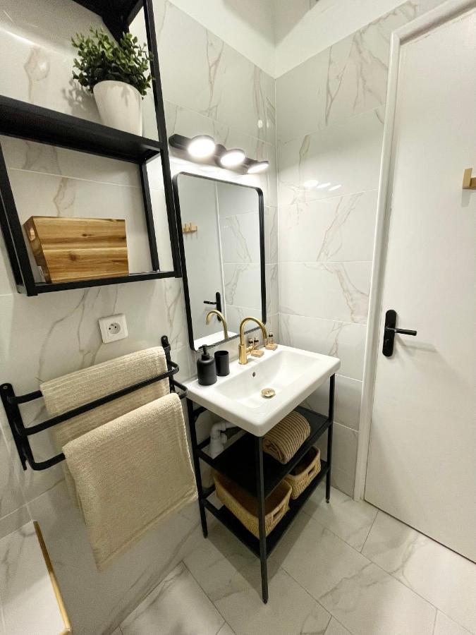 شقة Cosy Cocoon - 2 To 4 Travelers. نيس المظهر الخارجي الصورة